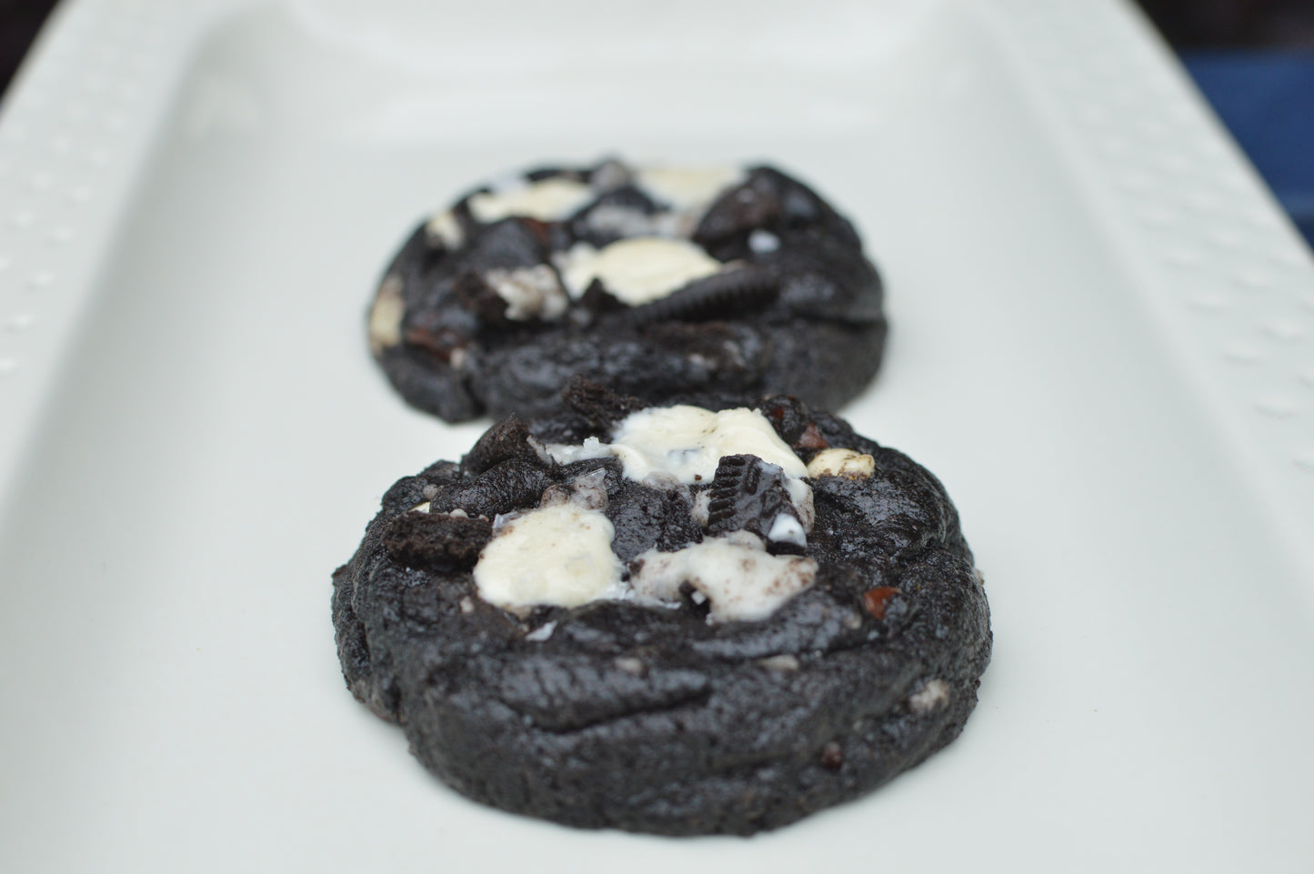 Midnight Cookies and Cream Cookie